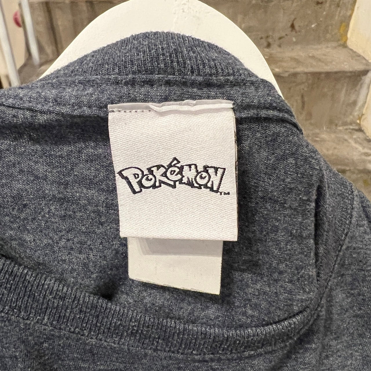 海外公式 ポケモン ピカチュウT