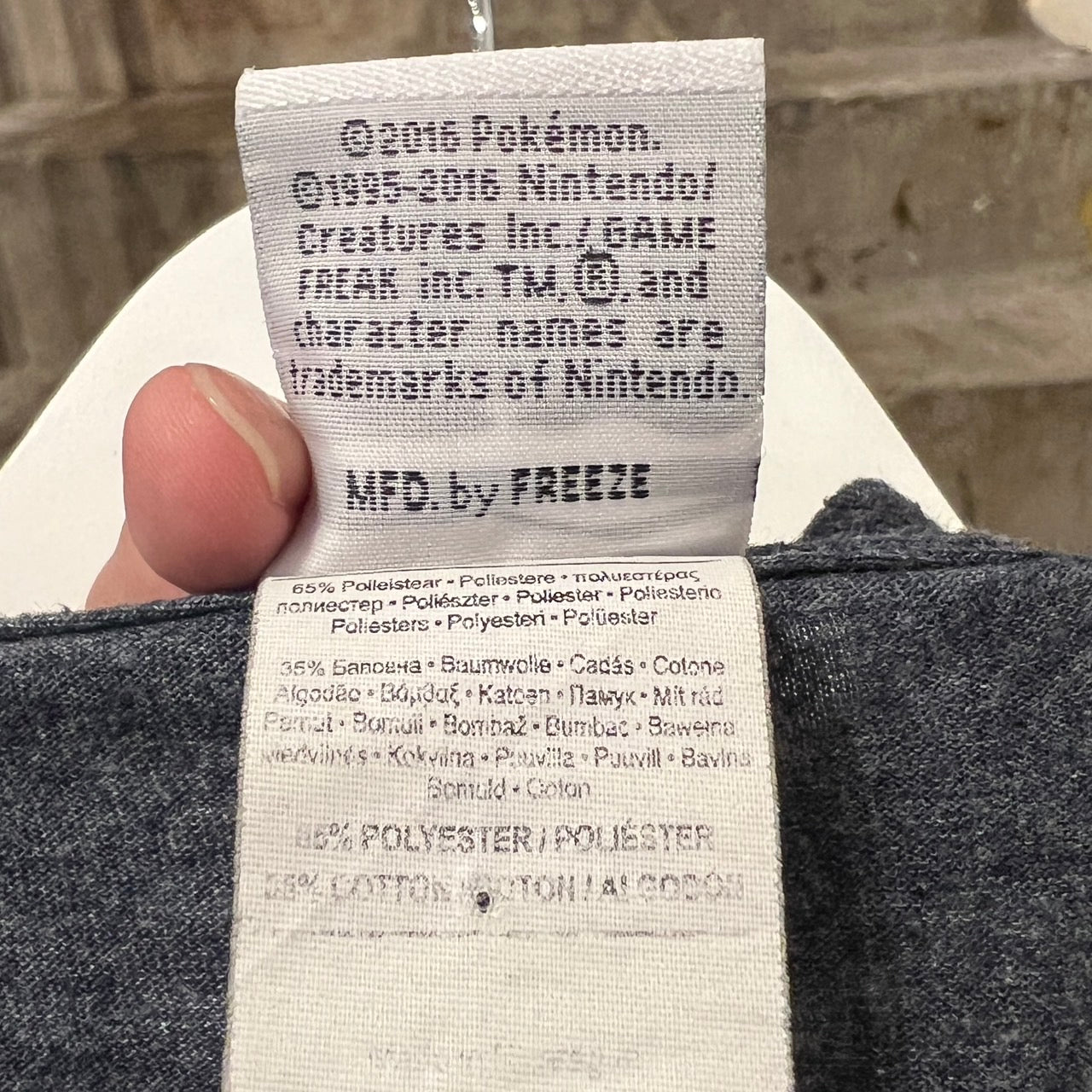 海外公式 ポケモン ピカチュウT