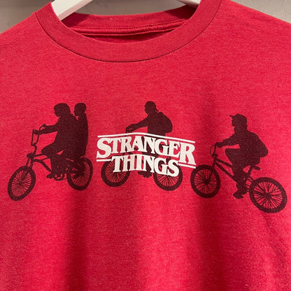 海外公式 ストレンジャーシングス Tシャツ